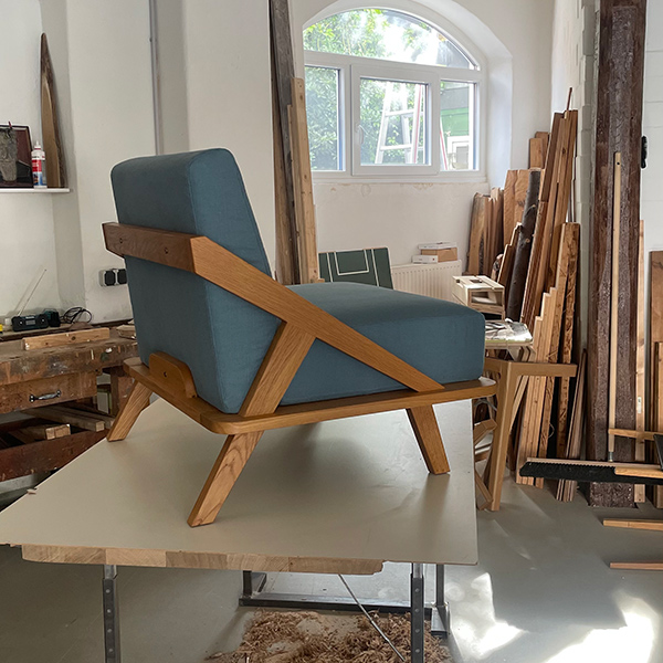 ellenberger Showroom und Werkstatt mit Nordic Space Sessel